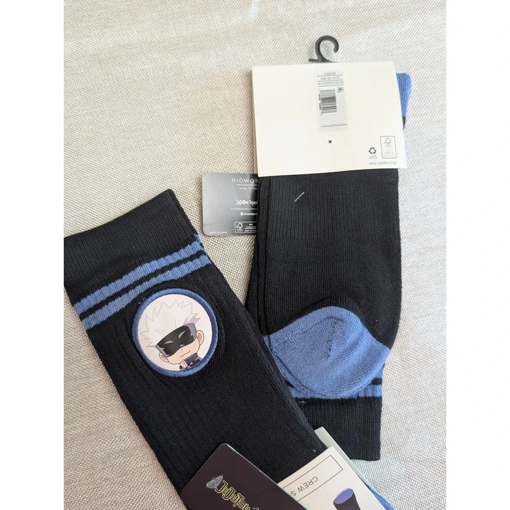 2 pairs Bioworld Jujutsu Kaisen Crew Socks Mens OSFM NWT Satoru Gojo Chibi Patch